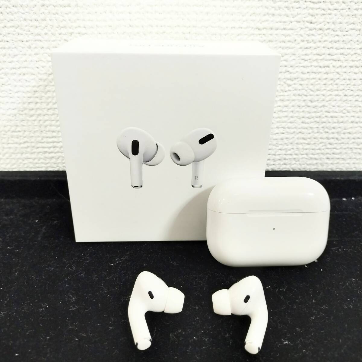 【F-15012】1円～ Apple AirPods Pro第一世代 MWP22JA 使用感あり 充電器欠品 通電確認済 アップル ワイヤレスイヤホン_画像1