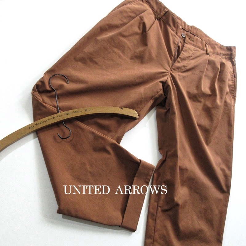 【UNITED ARROWS ユナイテッドアローズ】抜群の穿き心地◎ ゆったりシルエット ツープリーツパンツ ブラウン Lサイズ!!（MADE IN JAPAN）_画像1