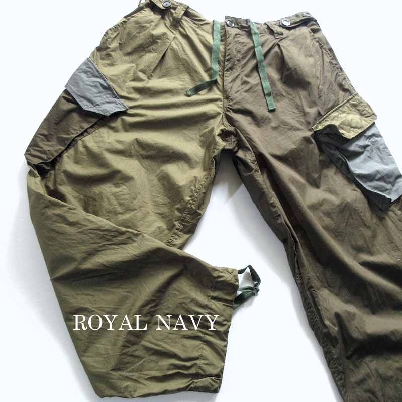 [ROYAL NAVY Royal navy ] England navy Royal navy military cargo pants!! (asimeto Lee wide Silhouette )
