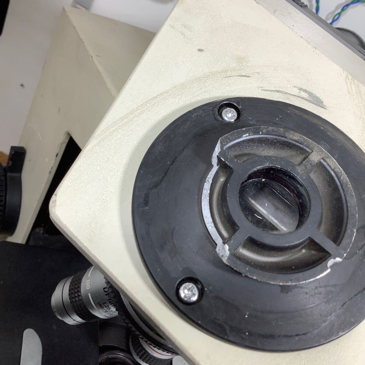 オリンパス BH2シリーズ顕微鏡 中古品一般的な通電まで済みです。注意ランプ切れその他キズパーツカケ有り品です。(現状渡し品です。::の画像8