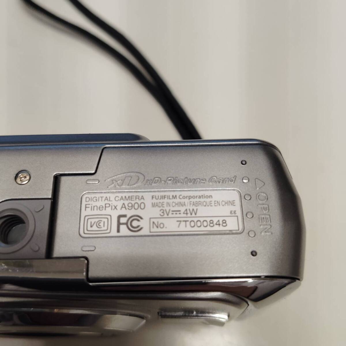 【B-13735】1円スタート FUJIFILM フジフィルム FinePix A900 デジタルカメラ デジカメ シルバー色 中古品 通電確認のみ済の画像3