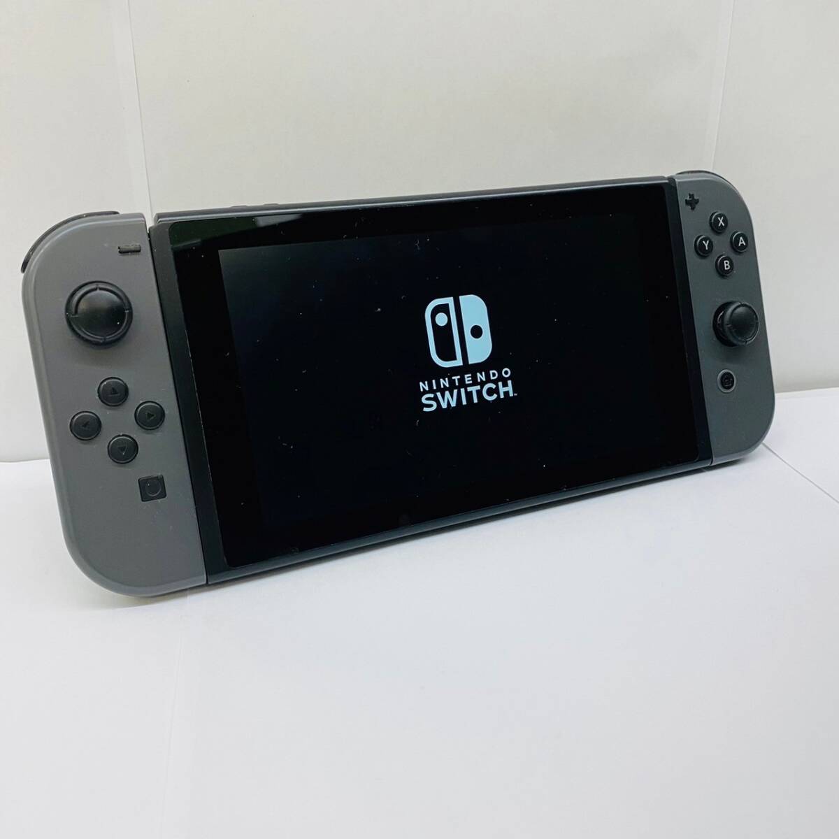 【IK-28239】1円～ Nintendo SWITCH 旧型 グレー 本体のみ スイッチ 任天堂 HAC-001 初期化済 簡易動作確認済み おまけつき_画像2