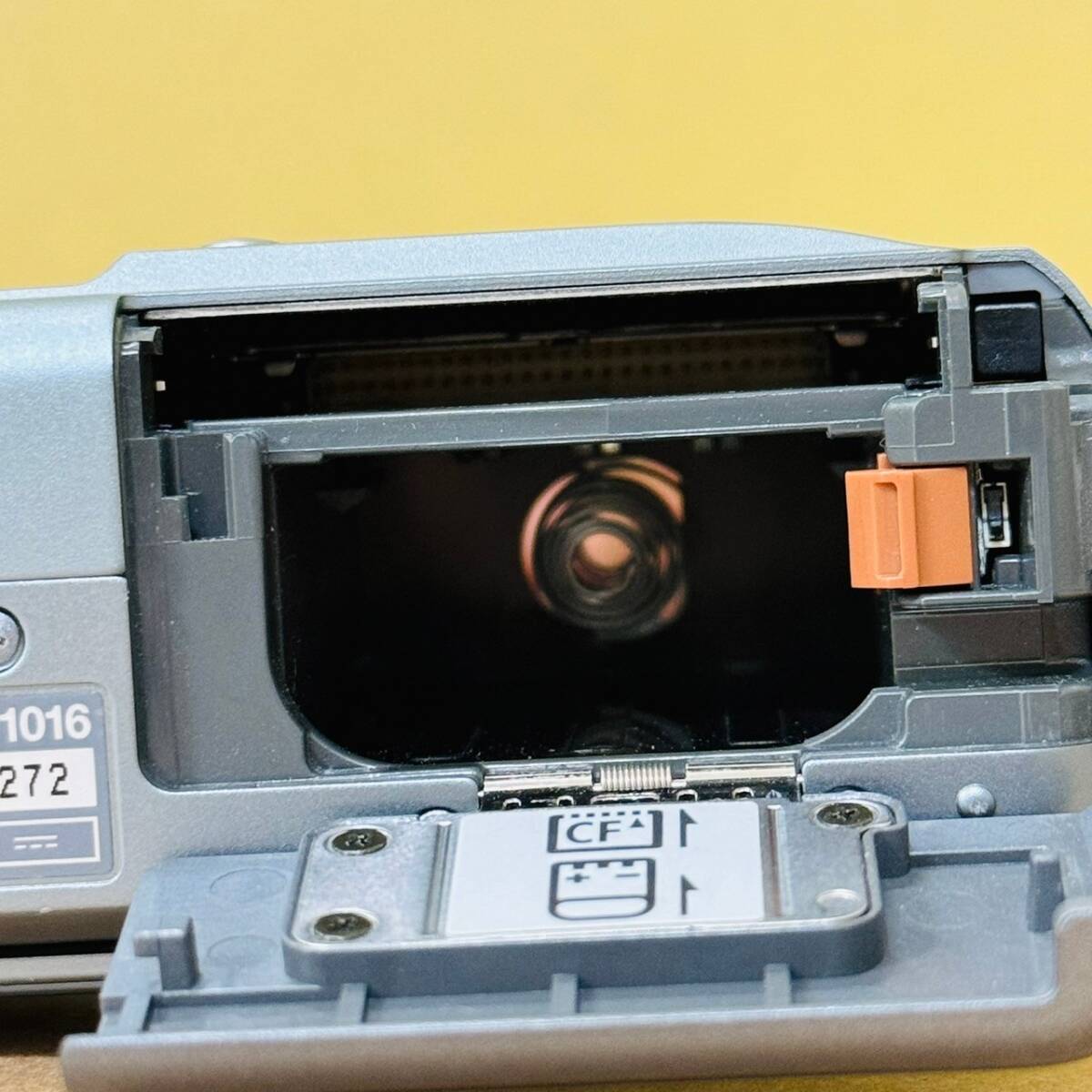 【GSA-297】 Canon PowerShot S40 ジャンク ACK700 バッテリー セット デジタルカメラ デジカメ Camera 中古 保管品 動作未確認_画像8