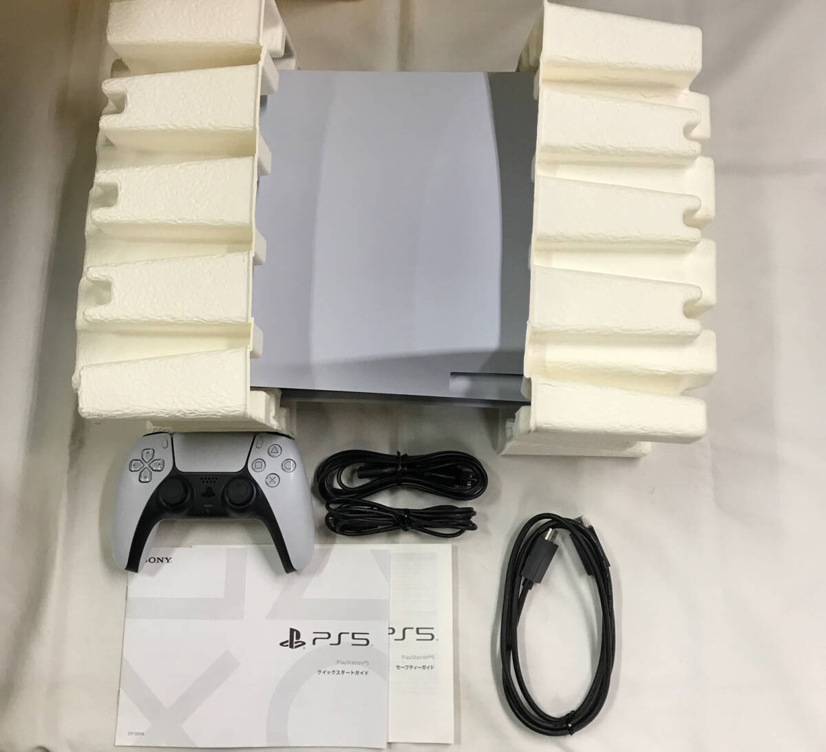 gy328 送料無料！動作品 SONY PlayStation5 PS5 ディスクドライブ搭載モデル CFI-1200A01 プレイステーション5 本体_画像3