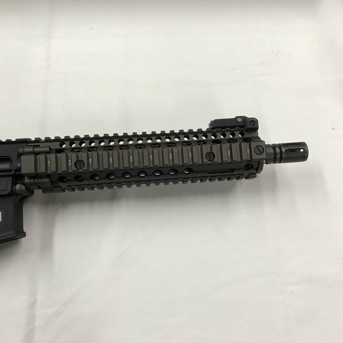 oy338 送料無料！マガジンガス漏れ ジャンク品 VEGA FORCE COMPANY製 Colt MK18 MOD1 5.56mm ガスガン_画像5