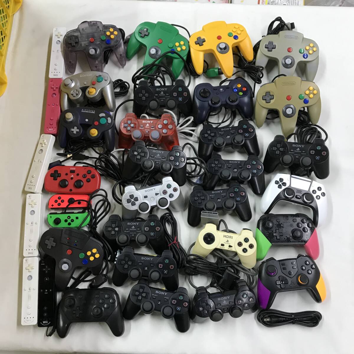 gy410 free shipping! junk game peripherals controller large amount summarize 64 Wii switch PS2 PS3 etc. 