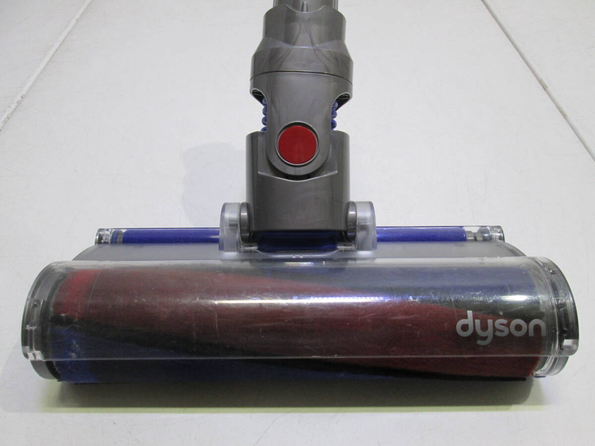 YK240508　dyson ダイソン V6 fluffy コードレス スティッククリーナー 掃除機 サイクロン 難あり_画像7