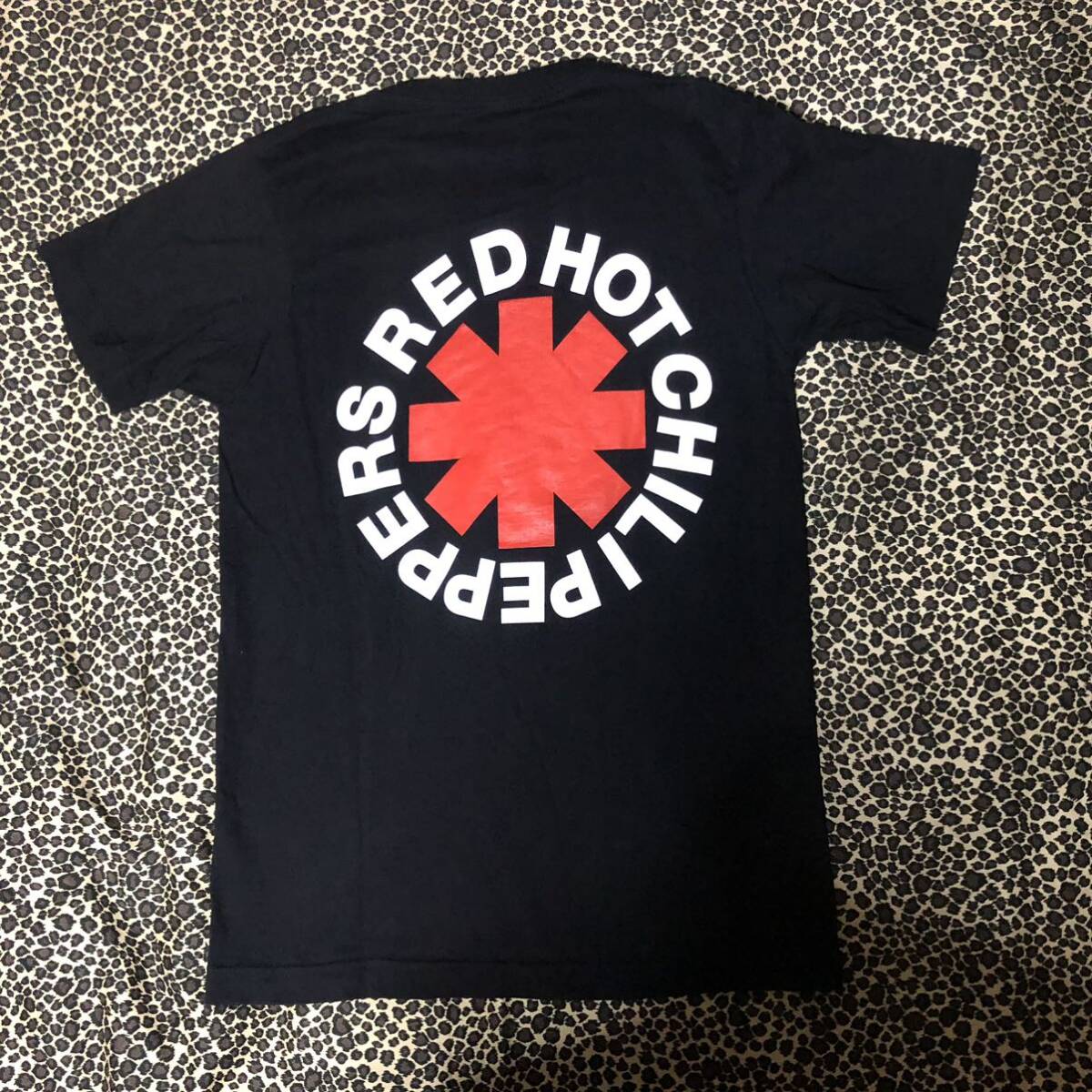 2004 RED HOT CHILLI PEPPERS Tシャツ ブラック 小さめMサイズ 2004 RED HOT CHILLI PEPPERS Tシャツ ブラック 小さめMサイズ