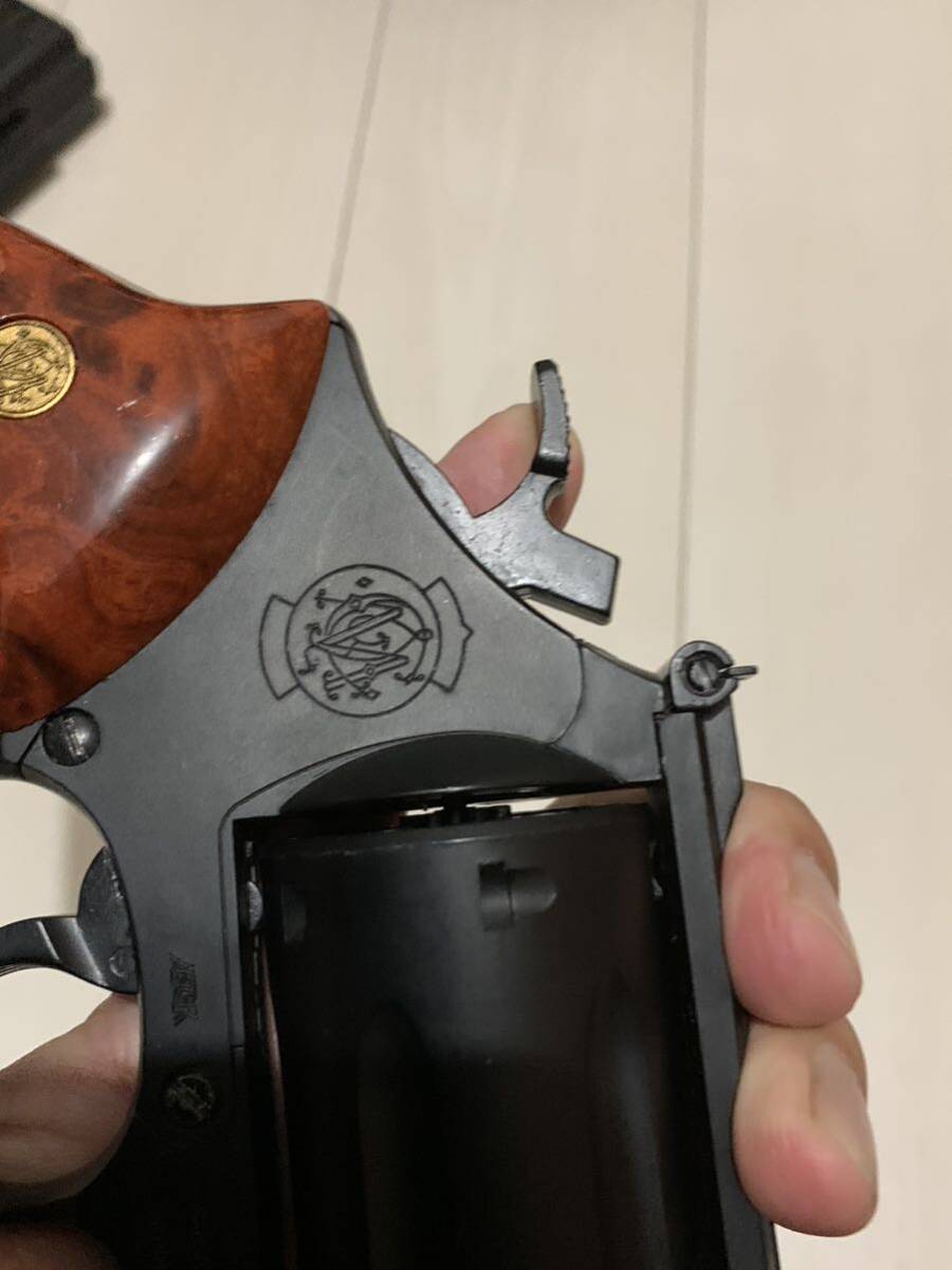 クラウンモデル S&W M29 4インチ ブラック 18才以上用ガスリボルバー金属カート×12 スピードローダー付 初速42 0.2g 初心者にもオススメの画像6