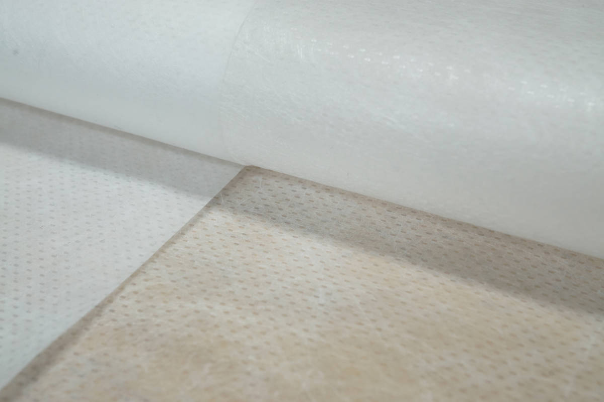 * non-woven laminate light ground a little soft the smallest is Rico si off white length 5m width 145. quilting middle cotton plant stone chip .. prevention paper pattern .. waterproof goods wrapping 