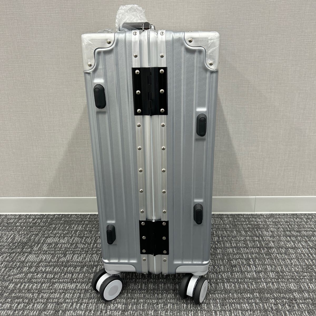  Carry case suitcase machine inside bringing in 40L carry bag silver 2
