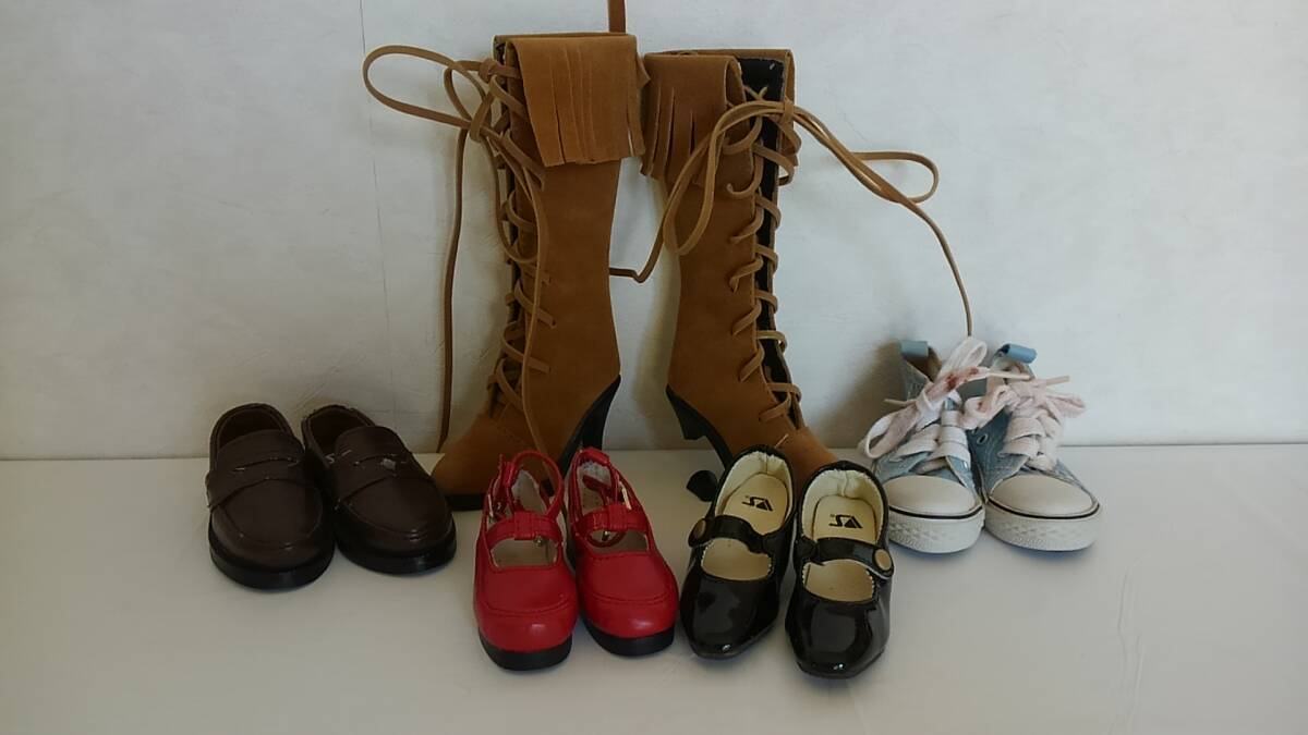 難あり◆人形用 靴 5足◆ロングブーツ・スニーカー・（VSボークス）◆靴底のサイズ 7～9cm_画像1