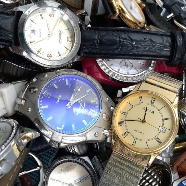 1円～！ 腕時計 大量 約6㎏！ まとめ売り ジャンク メンズ レディース セイコー SEIKO RELIC SWISS ARMY 他 クォーツ Watch LOT セット P01_画像2