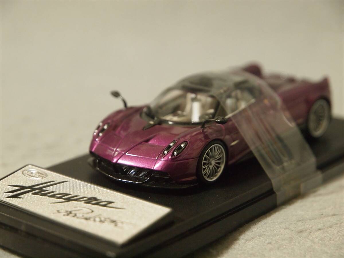 パガーニ ウアイラ ロードスター Purple LCD Model 1/43 108550_画像2