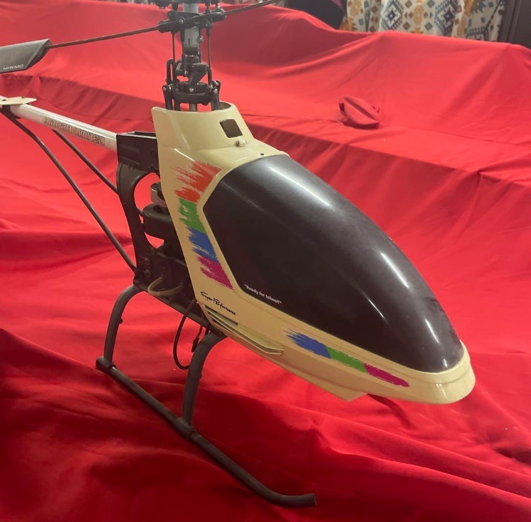 偉大な ヒロボー シャトル OS 32 SX 搭載 R/C GP ヘリコプター HIROBO 完成品(エンジン)