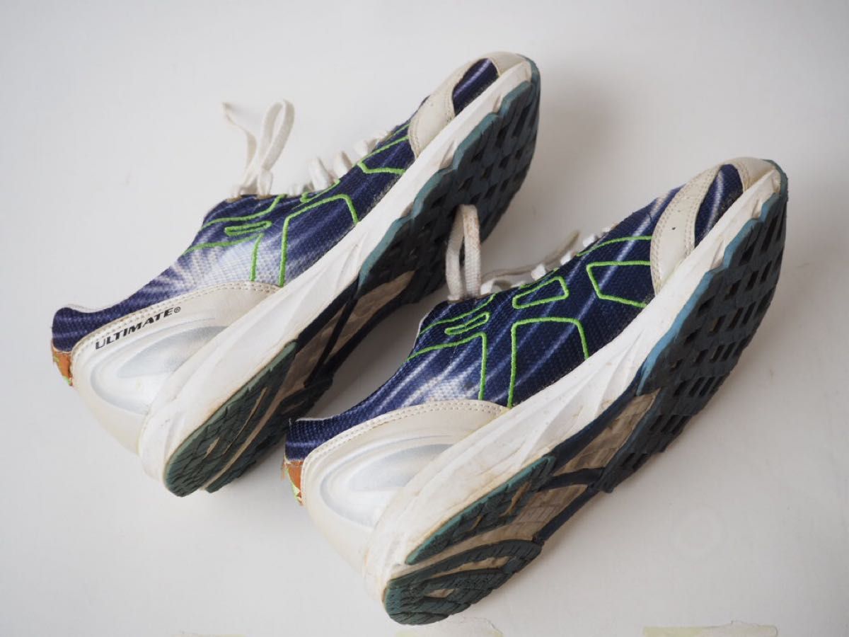 アシックス ASICS 軽量ランニングシューズ ULTIMATE  25.5cm