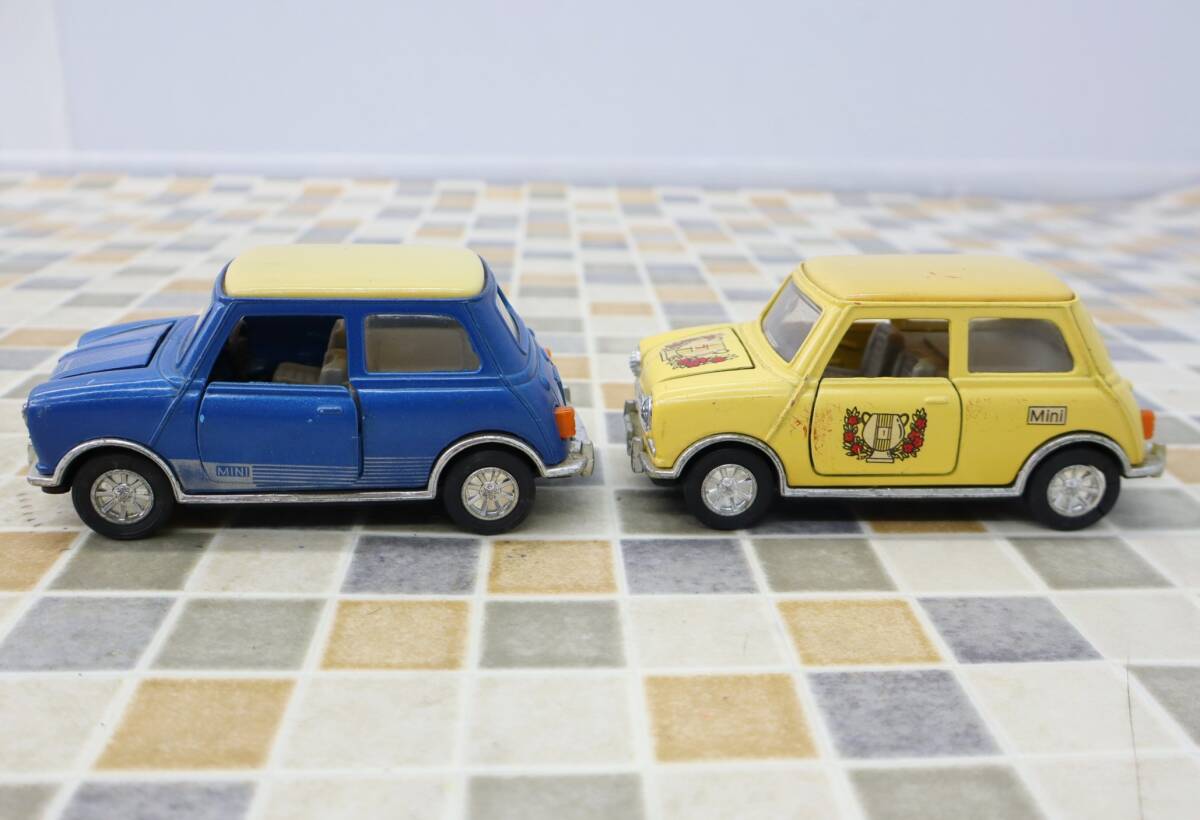 ◎ 玩具｜大きめ ミニカー おもちゃ 4台 セット｜mini ミニクーパー｜ レッド イエロー ブルー クラシックカー レトロ■O4818_画像9