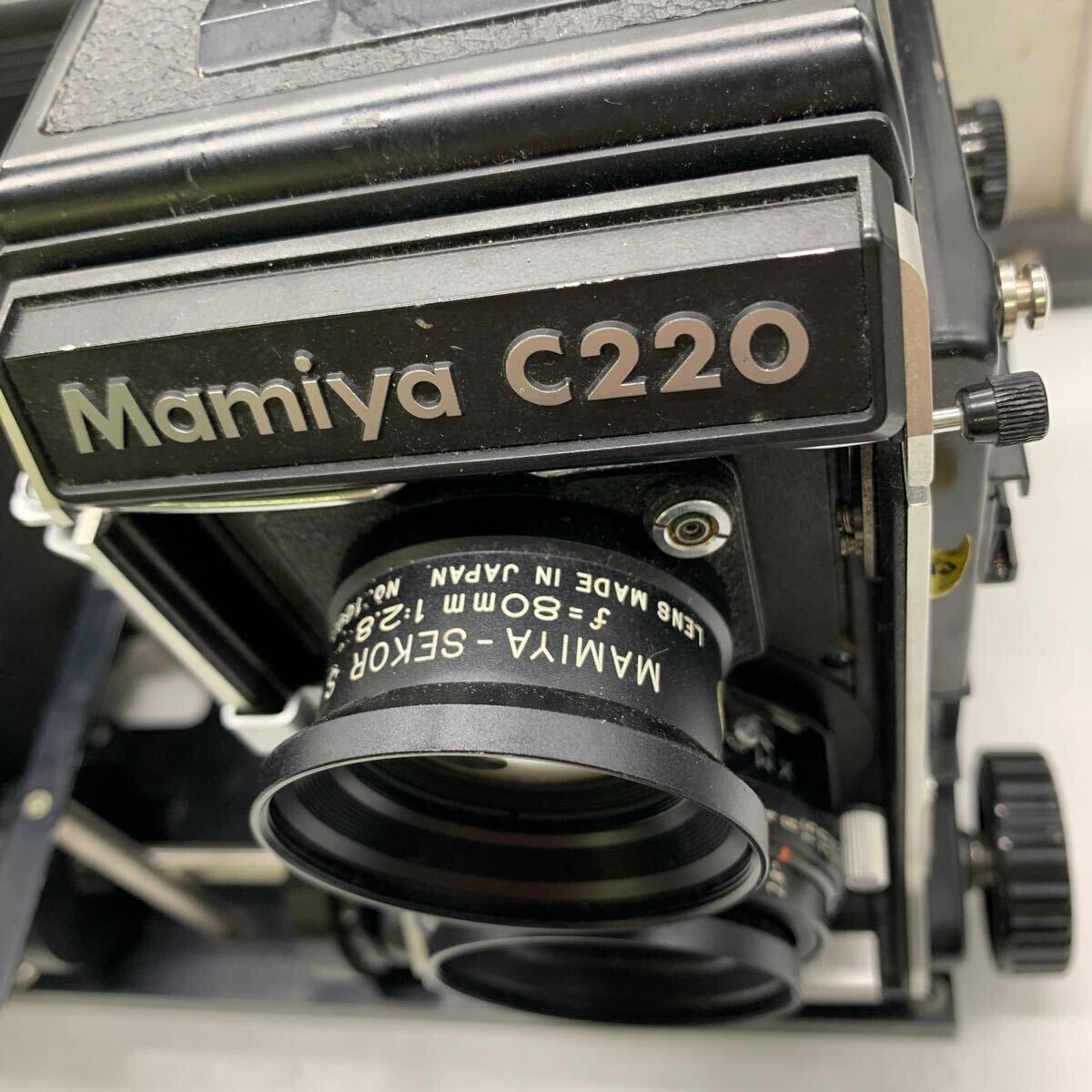 6-4-81■ MAMIYA C-220 SEKOR S 80mm f2.8 マミヤ 二眼レフ 2台接続 ツイン 専用ボックス入 フィルムACROS 6箱 付属品 動作未確認 現状品_画像5