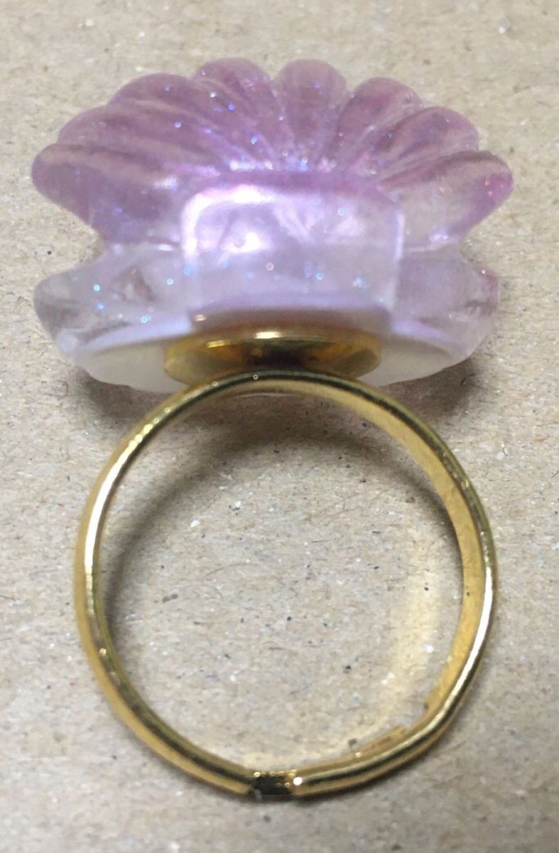 新品 ときめきシェルリング ケース付き おもちゃの真珠の指輪 ピンク紫