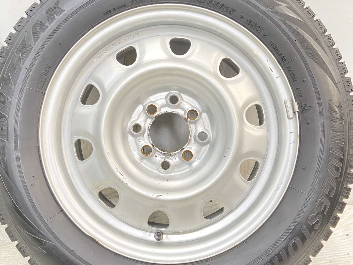 中古タイヤ スタッドレスタイヤ ホイールセット 4本セット 185/65R15 　 TOPY V13 15x5.5 100/114.3-4穴 ブリヂストン ブリザック VRX2_画像4