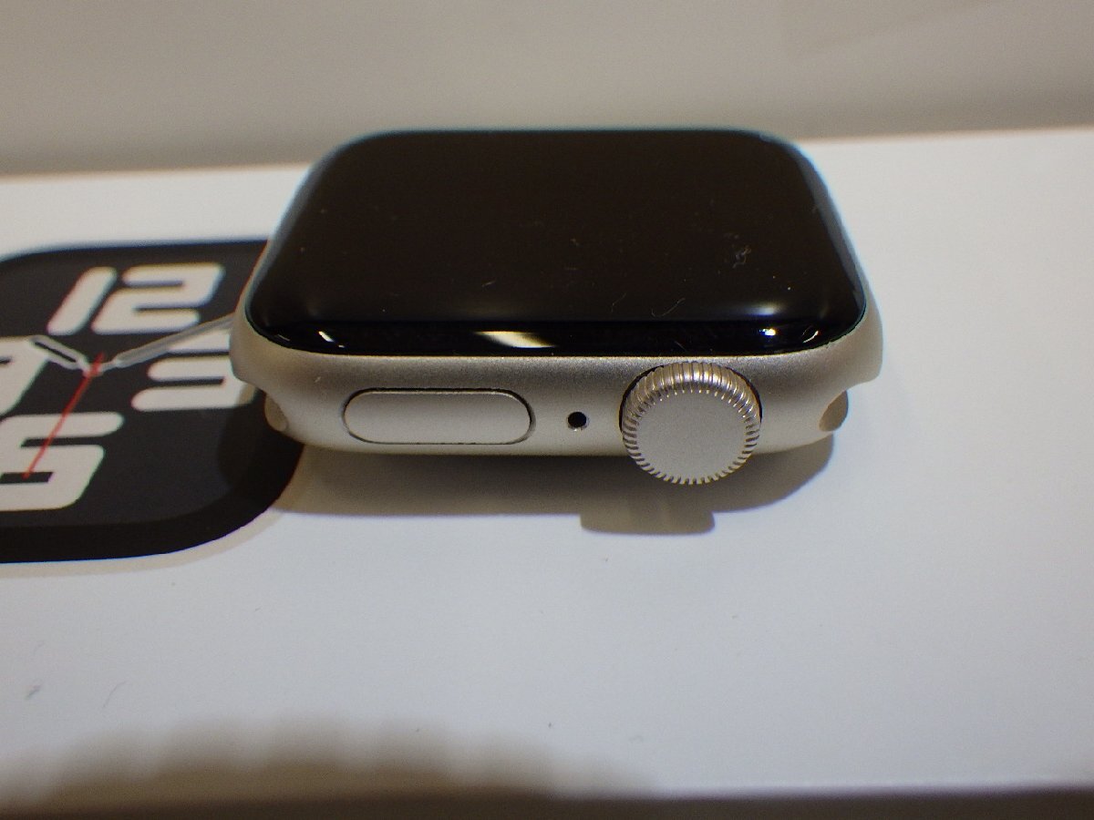 M115-48686 Apple Watch アップル ウォッチ SE2 GPSモデル 40mm スターライトアルミニウムケースとスターライトスポーツバンド/レギュラー_画像3