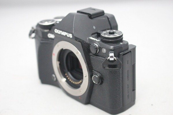 １円スタート　ジャンク品　☆OLYMPUS オリンパス OM-D E-M5 Mark Ⅱ M2 ボディ_画像3