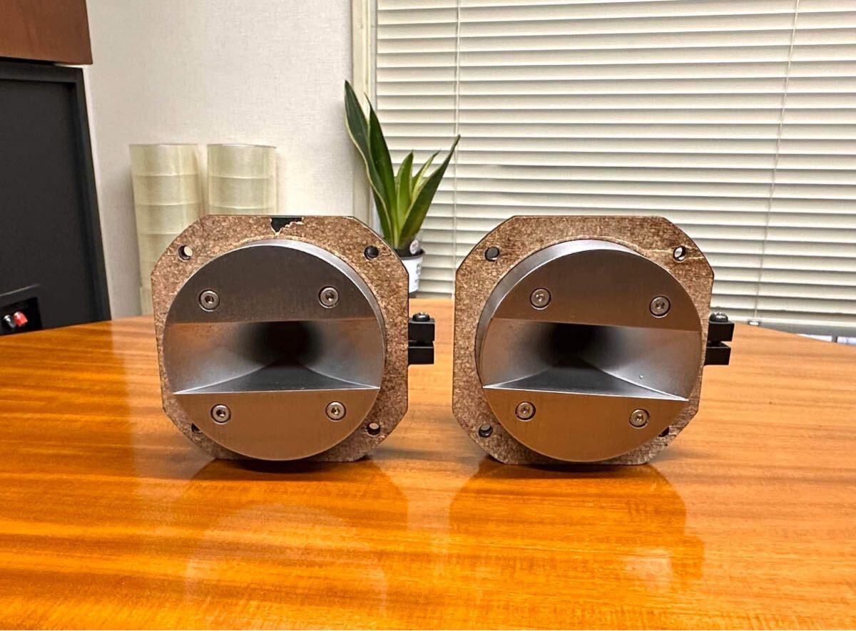 EXCLUSIVE ET-703 tweeter pair. beautiful goods, operation excellent .. stand attaching!