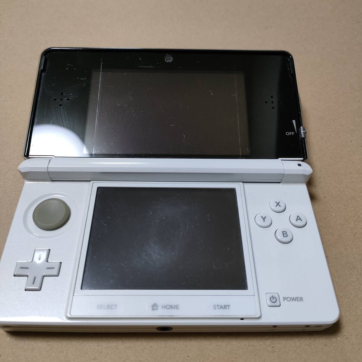 中古動作品　ニンテンドー3DS アイスホワイト_画像2