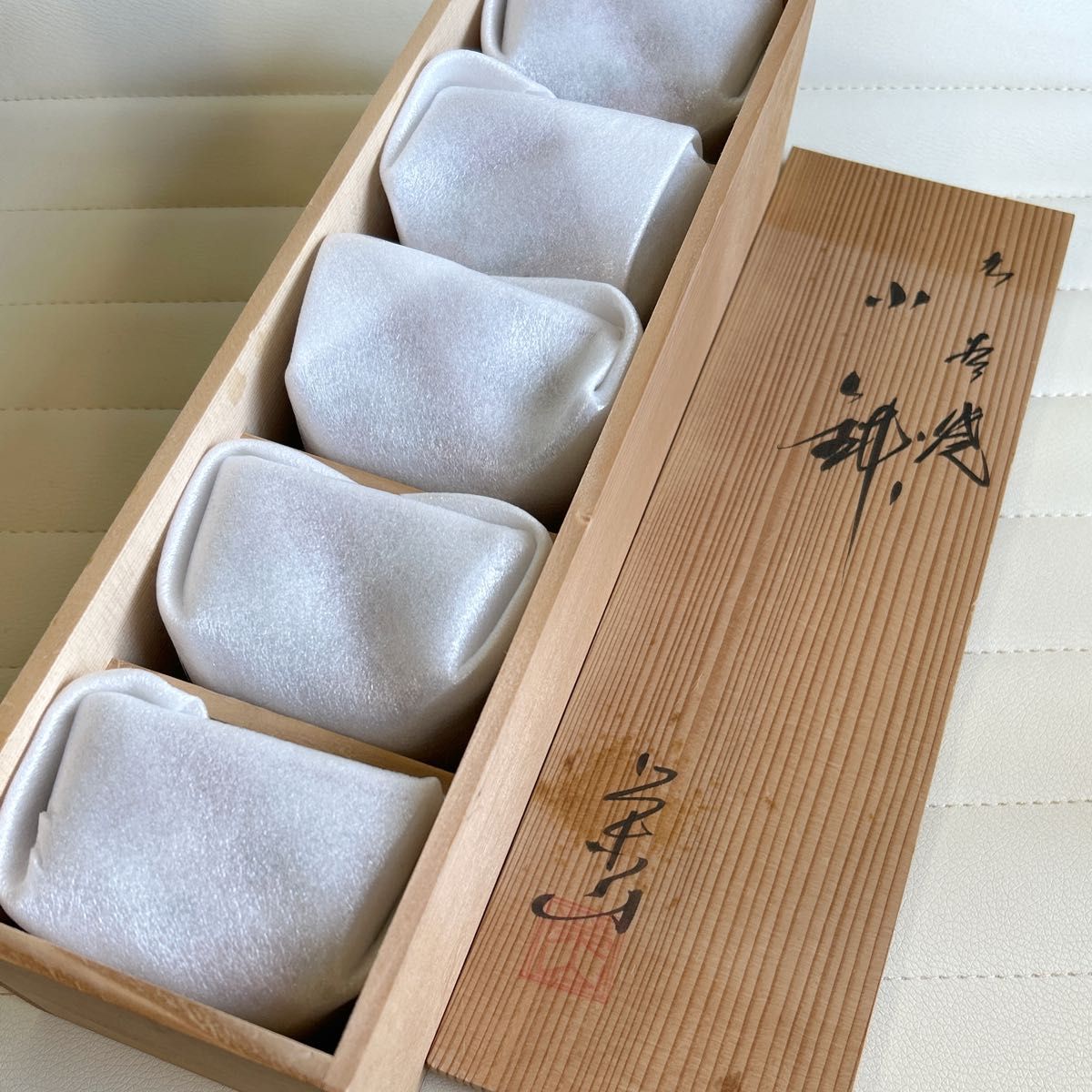 九谷焼 栄山窯 赤絵花鳥 小鉢揃 5枚セット 角鉢 色絵 角皿 和 九谷焼 栄山窯 赤絵花鳥 小鉢揃 5枚セット 角鉢 色絵 角皿 和