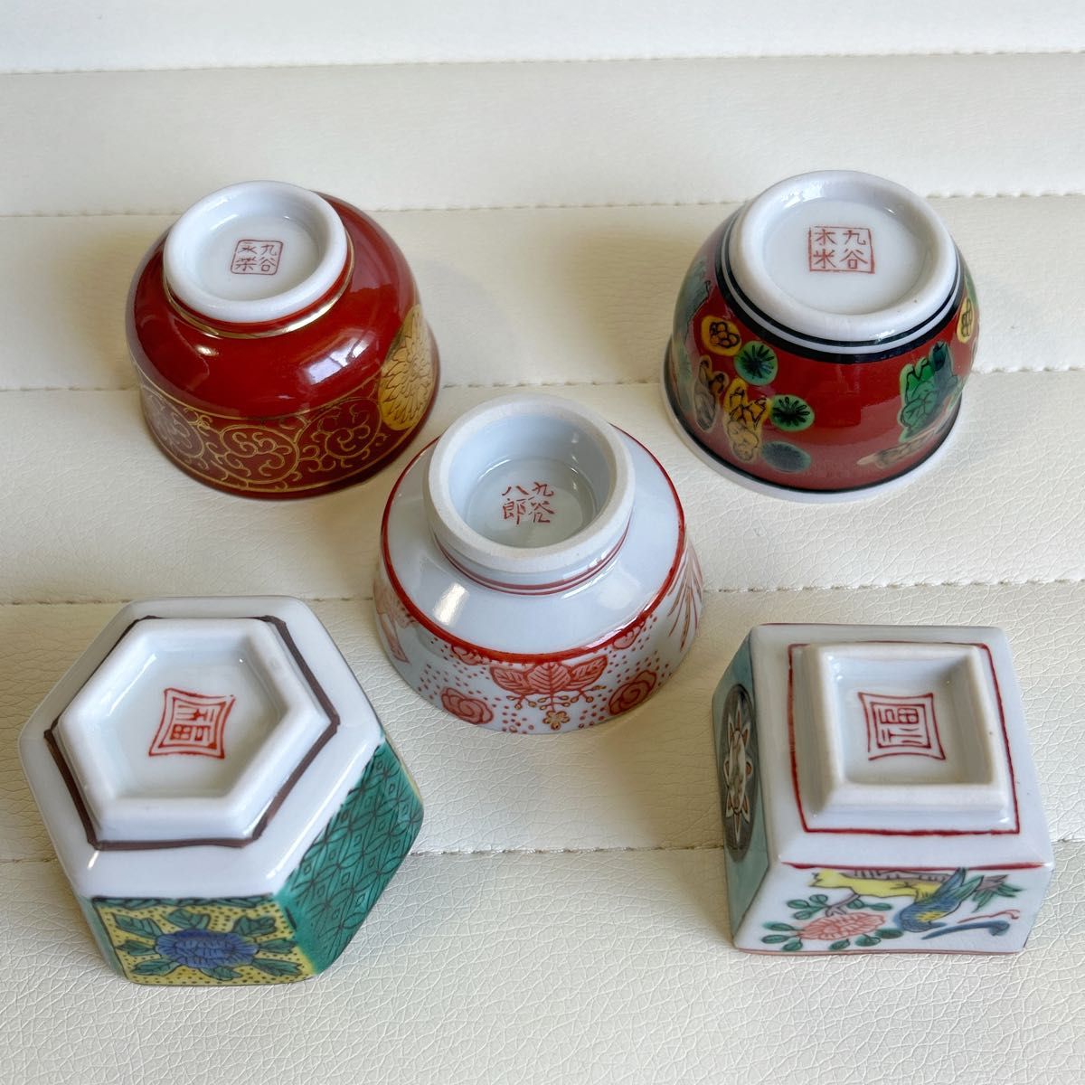 九谷焼 角福 時代盃 5客揃 絵変わり 金襴手 色絵 酒器セット 九谷焼 角福 時代盃 5客揃 絵変わり 金襴手 色絵 酒器セット