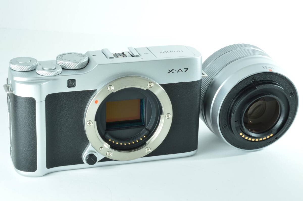 富士フイルム X-A7 ミラーレス一眼カメラ XC15-45mm F3.5-5.6 OIS PZレンズ付 シルバー_画像3