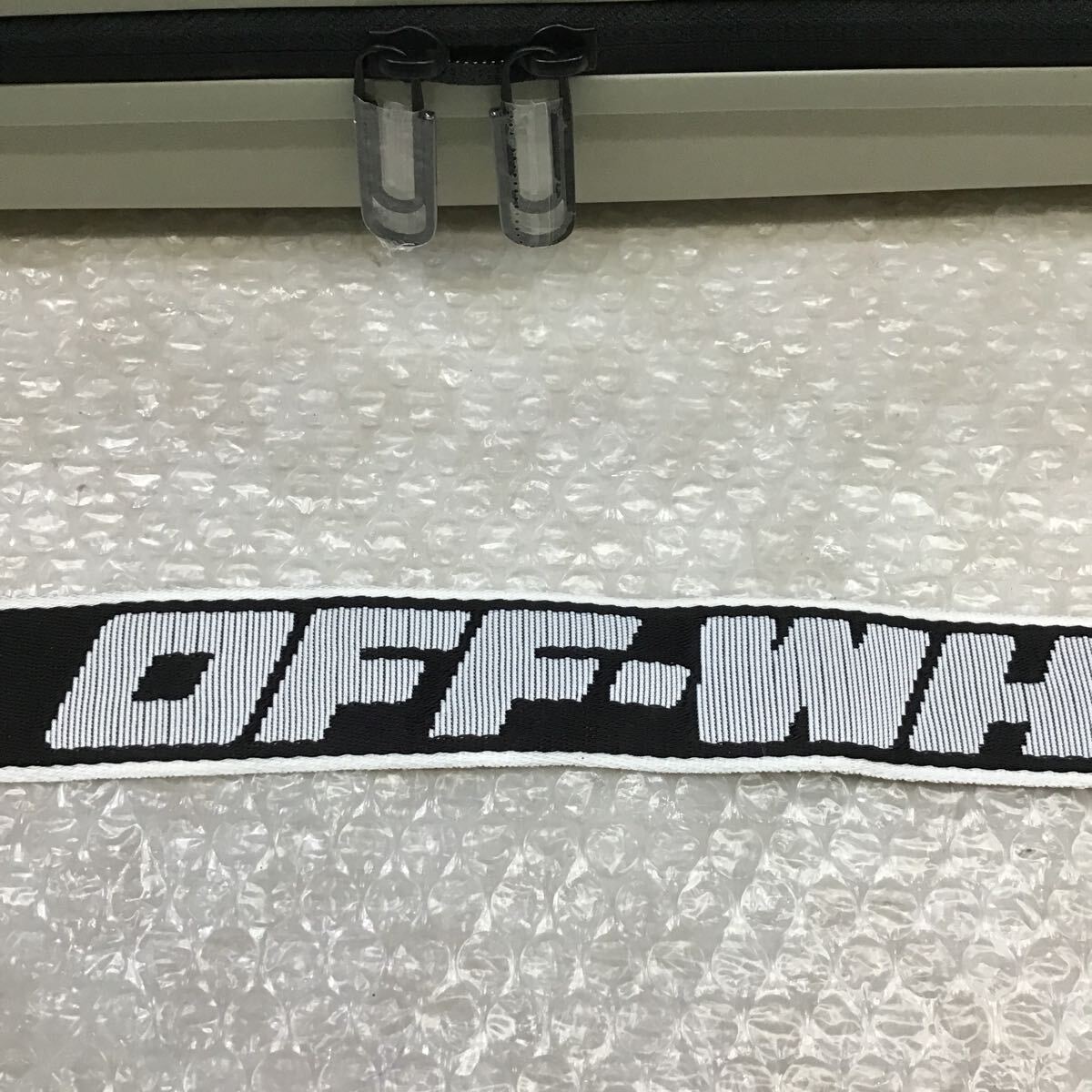 c8【同梱可】1スタ　Off-White ショルダーバッグ オフホワイト　アモーレパシフィック　プロテクションBOX ケース_画像7