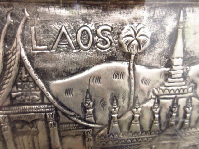 s3596　LAOS　ラオス　金属工芸　プレート　工芸品　風景画　インテリア　磁石がくっつかない素材_画像2