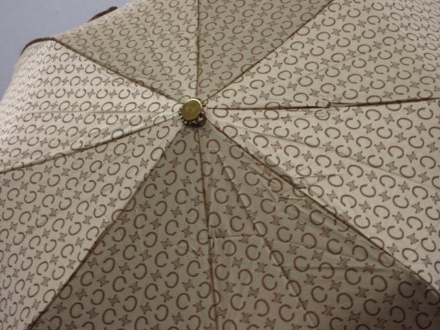 t5724 use impression little beautiful goods Celine folding umbrella . rain combined use parasol C Macadam light weight carbon . lustre beige group moon bat CELINE