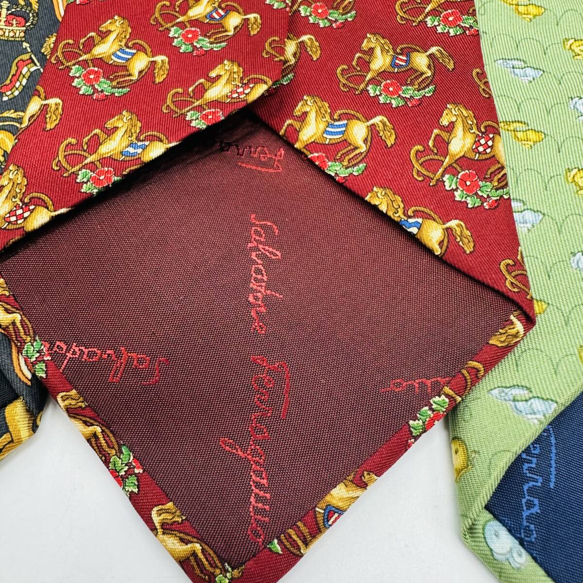  Ferragamo галстук суммировать Ferragamo Burberrys 1 иен лот 4 шт. комплект мужской б/у одежда высокий бренд текущее состояние товар Bubble симпатичный 15903