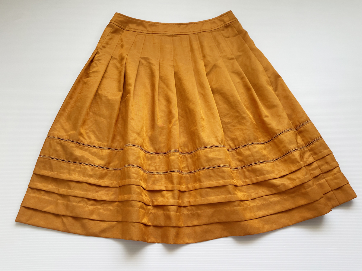 FRAGILE Fragile orange pleated skirt size 36