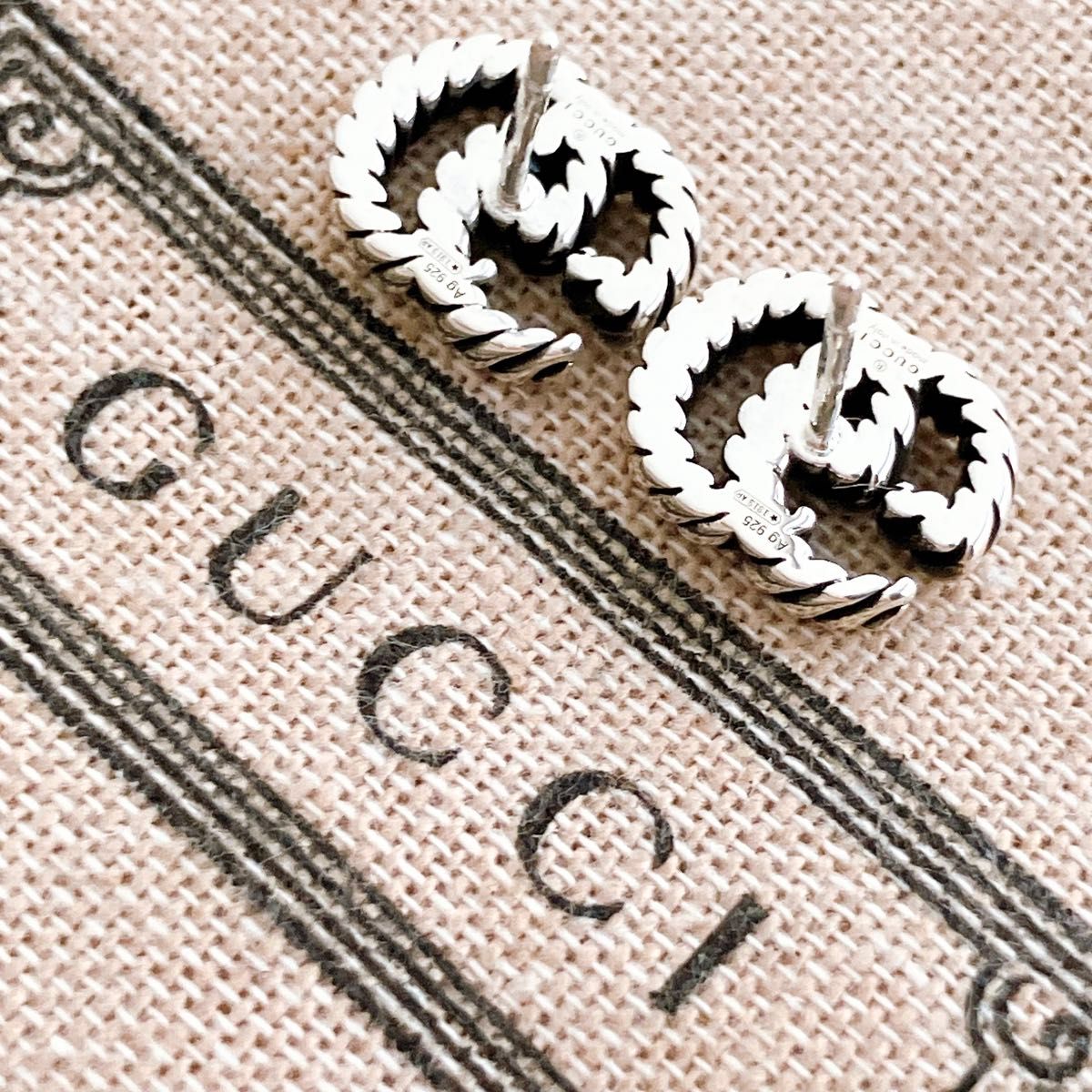 新品同様】グッチ GUCCI 925 GG ピアス シルバー Y301 新品同様】グッチ GUCCI 925 GG ピアス シルバー Y301