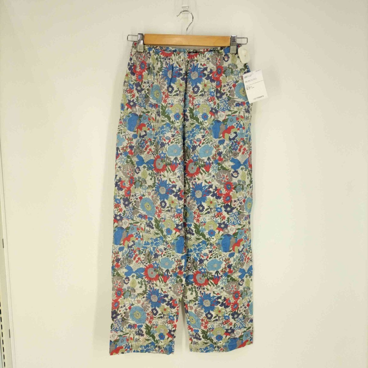 LIBERTY(リバティ) FABRIC 花柄 パジャマシャツ パジャマパンツ セットアップ レディース 中古 古着 0248_画像4