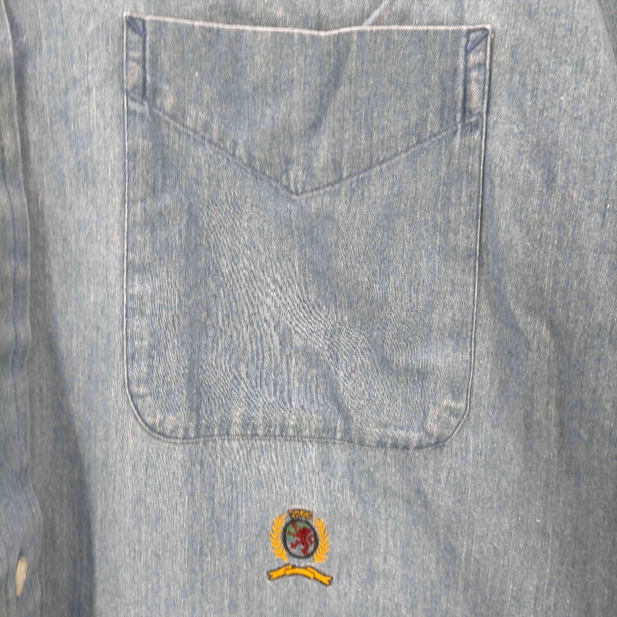 TOMMY HILFIGER(トミーヒルフィガー) 香港製 ボタンダウン シャンブレーシャツ メンズ im 中古 古着 0625_画像4