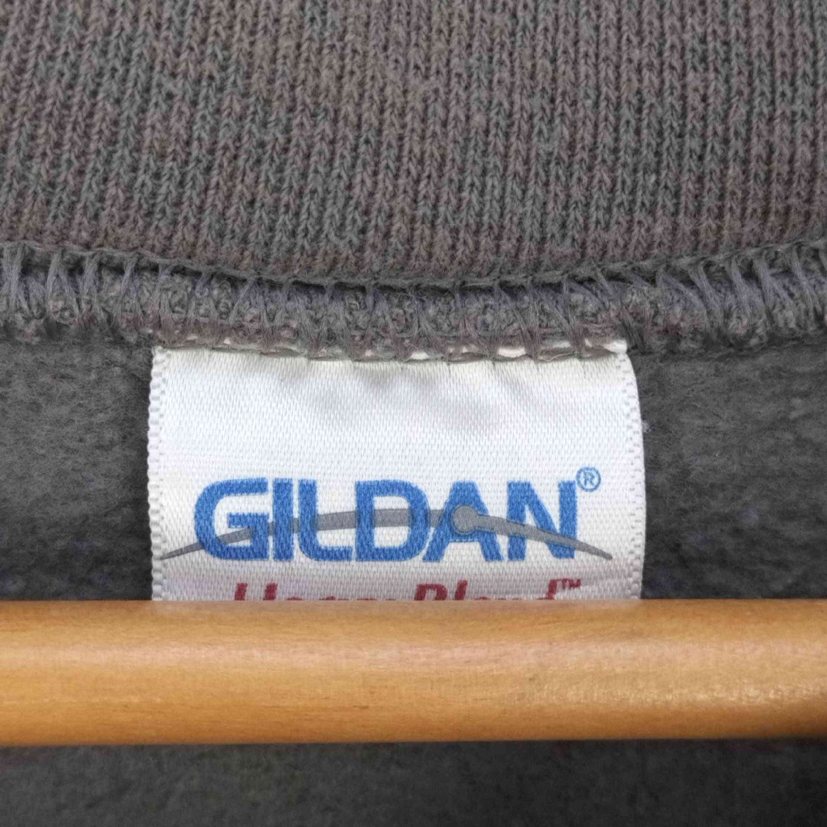 GILDAN(ギルダン) アーチプリント クルーネックスウェット メンズ 表記無 中古 古着 0413_画像6