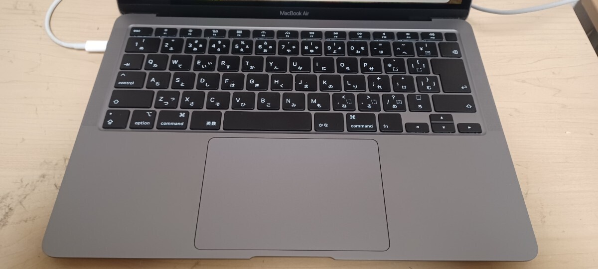 Apple MacBook Air A 2179 デュアルコアCore i3/8GB/SSD256GB Retina 13inch　2020年モデル　mac os Sonoma 充放電回数20回　中古品　_画像2