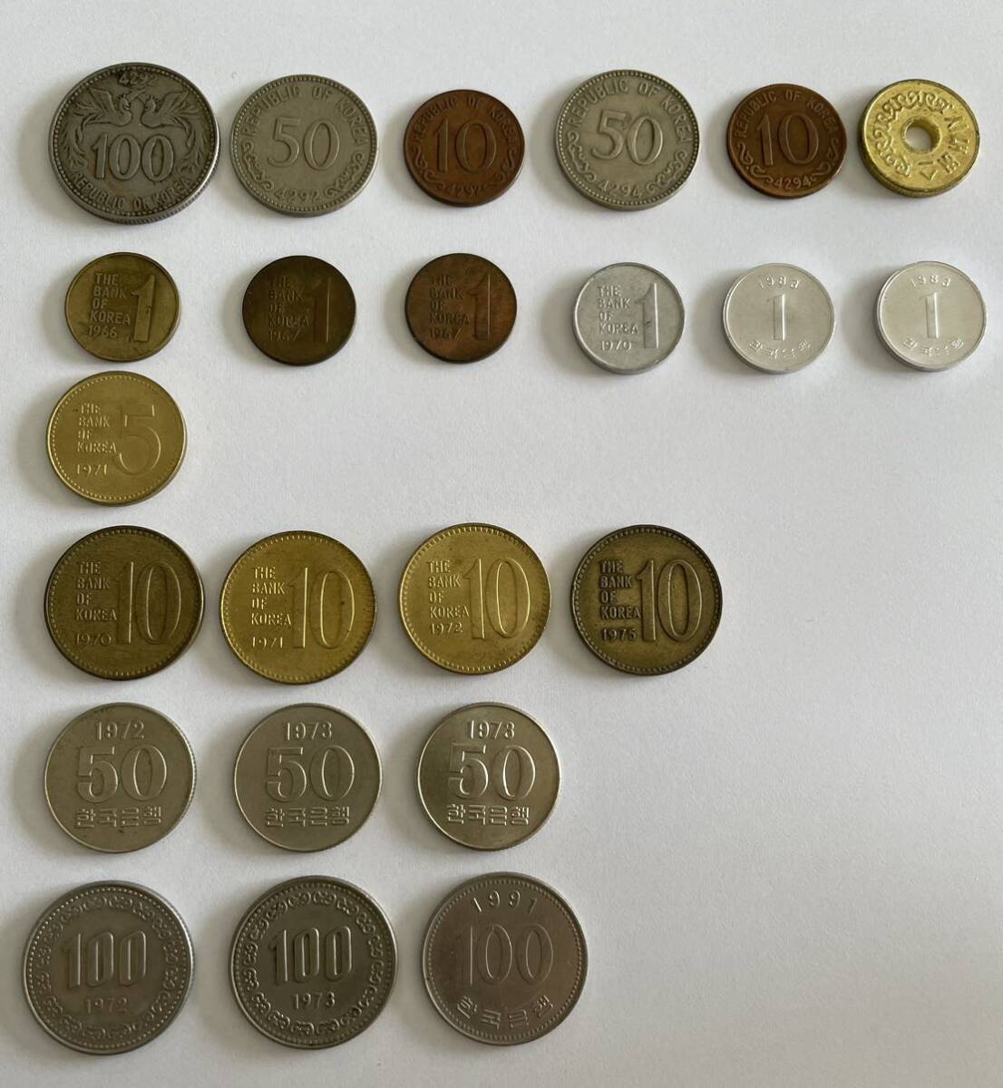 韓国 古銭 まとめ 23枚 1ウォン 5ウォン 10ウォン 50ウォン 100ウォン 美品 特年ある_画像1