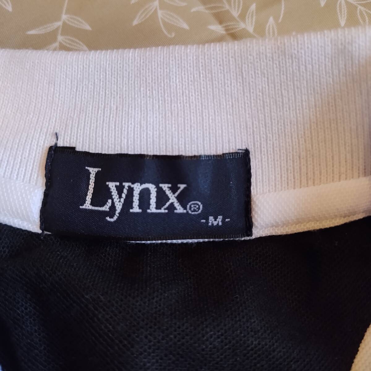 未使用品　リンクス　Lynx　半袖シャツ　サイズＭ　やや光沢 ホワイト　ストレッチ　柔らかい　細かいメッシュ風 ドライ速乾薄手生地_画像6