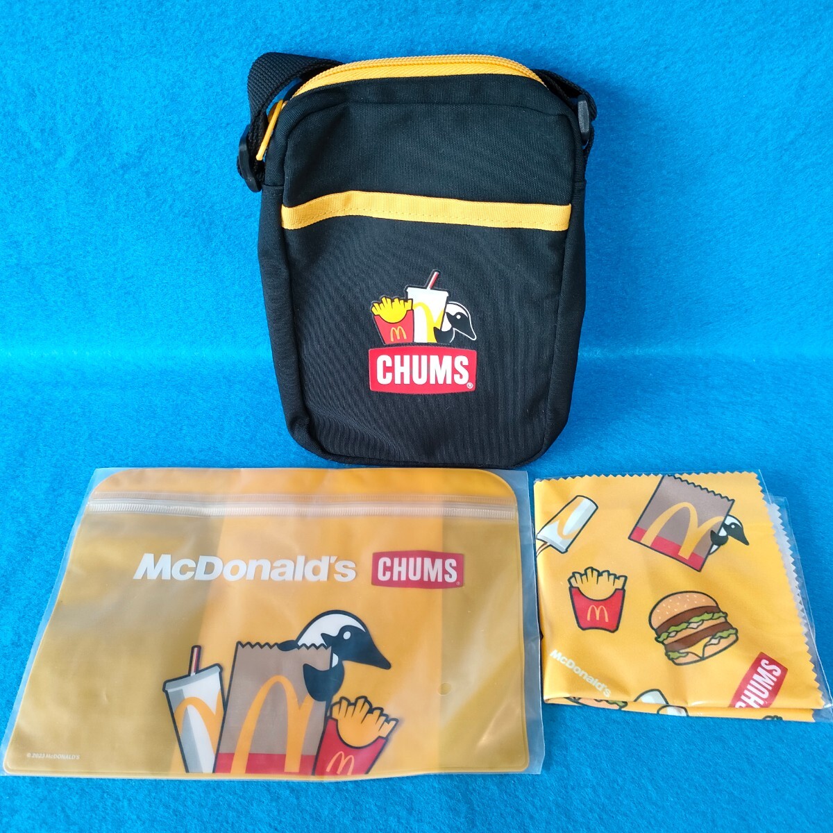 【未使用品】 CHUMS マクドナルド 福袋 マック ミニショルダーバッグ ジッパーポーチ クリーナークロス チャムスの画像1