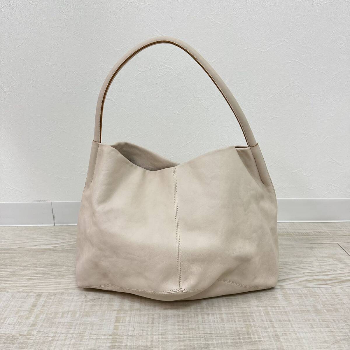 JURGEN LEHL ヨーガンレール レザー トート バッグ BAG ライトベージュ 系 サイズ 本体 40cm x 15cm x 31cm 持ち手 53.5cm 位_画像1