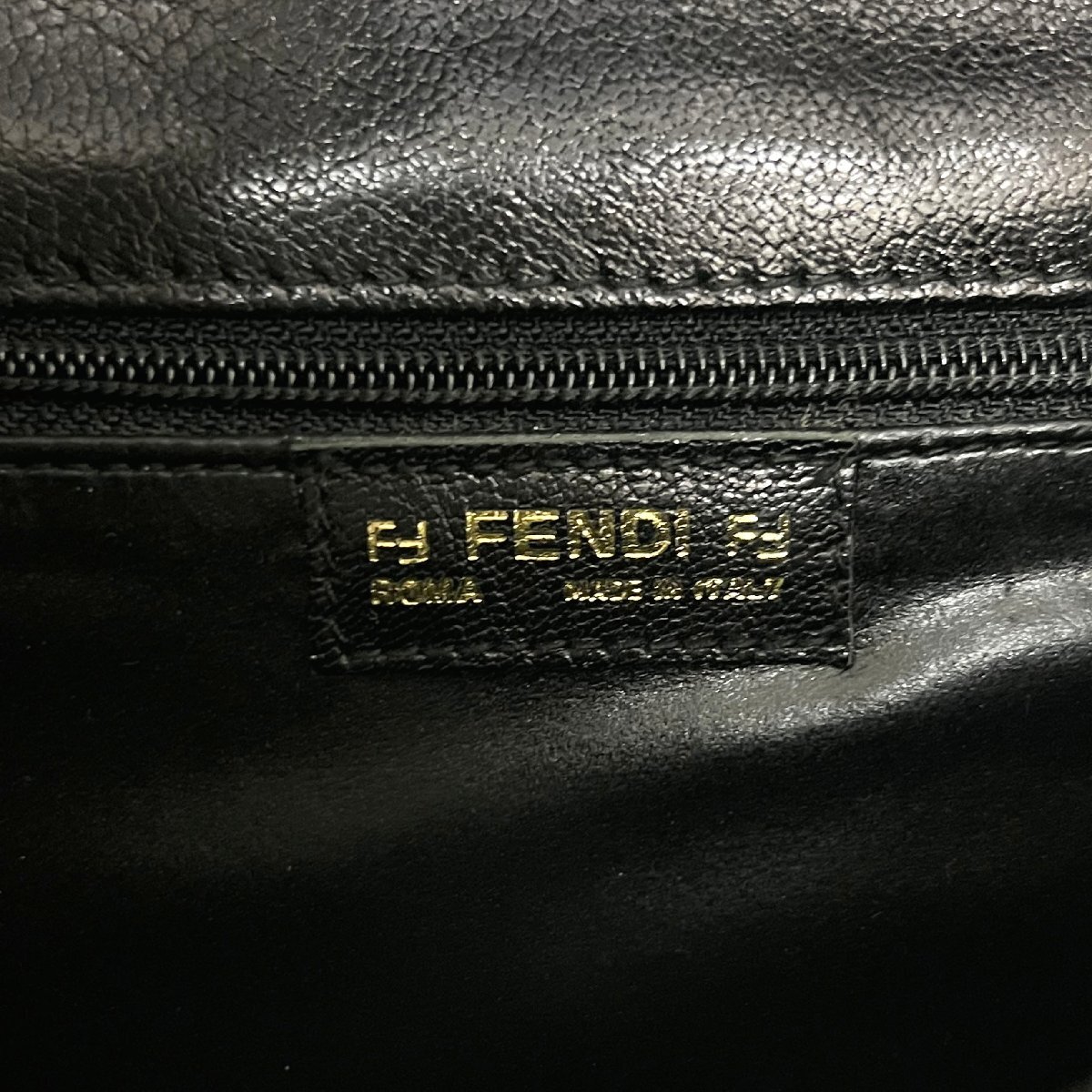 FENDI　フェンディ　バッグ　ヴィンテージ　ミニ　ショルダー　2WAY　斜め掛け　ロゴ　ブラック　希少　レア　_画像8