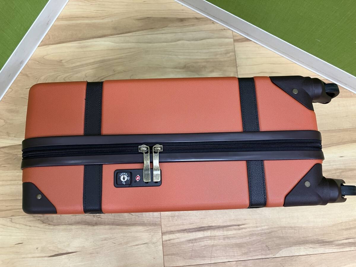 #21379 スーツケース ハード キャリーバッグ オレンジ 【TSA ロック付き】※縦約45㎝×横約32㎝×奥行き20㎝_画像2
