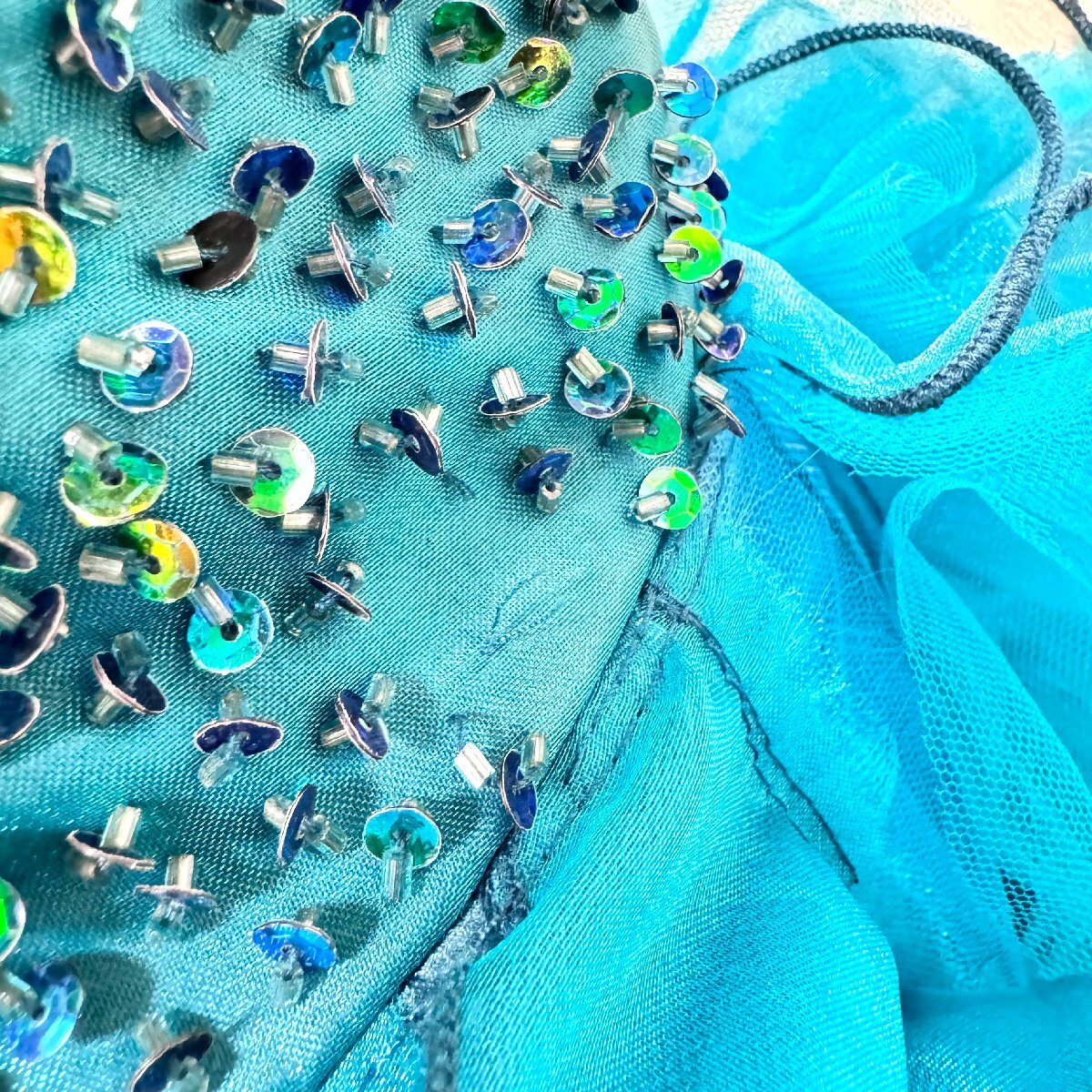 RAINBOW ターコイズブルー 緑色 青色 カラードレス パーティドレス 貸衣装 ブライダル 結婚式 披露宴 衣装 舞台発表 コスプレ 刺繍_画像6