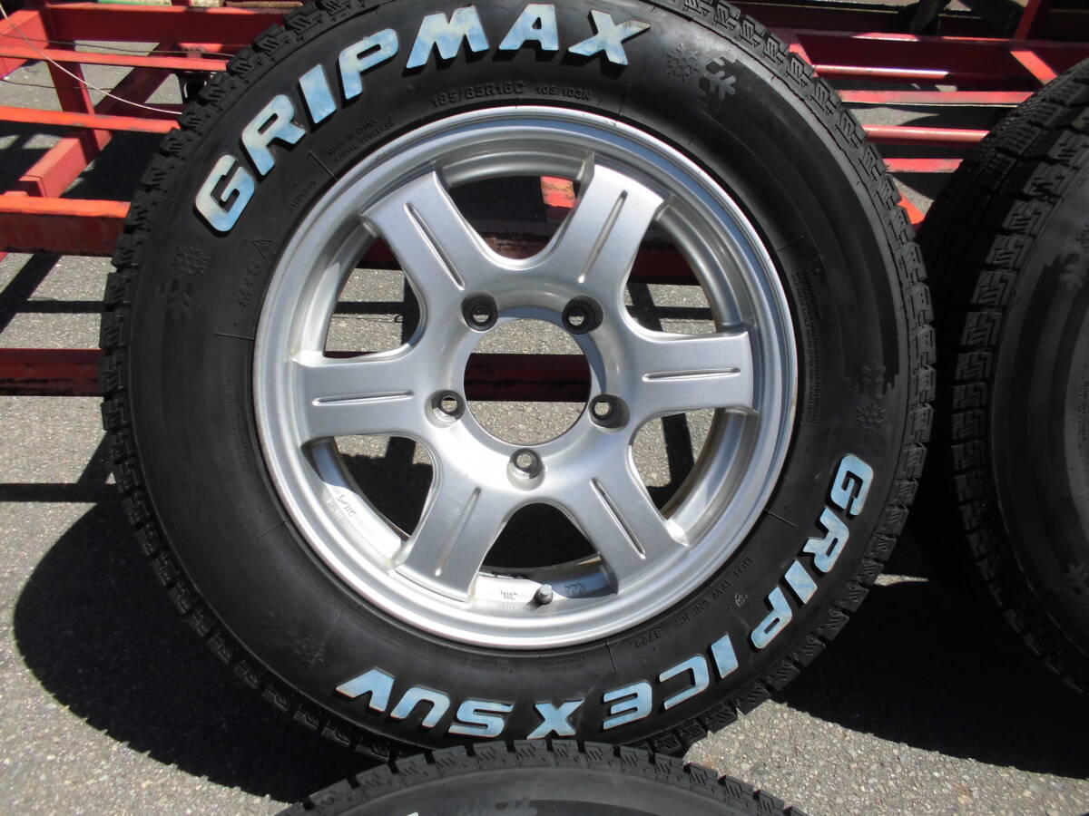 売切り☆即決有☆美品☆ジムニー用 16インチ☆5.5J+22 PCD139.7 5H☆GRIP MAX GRIP ICE SUV 185/85R16C 105/103N 2022年☆スタッドレスSET_画像4