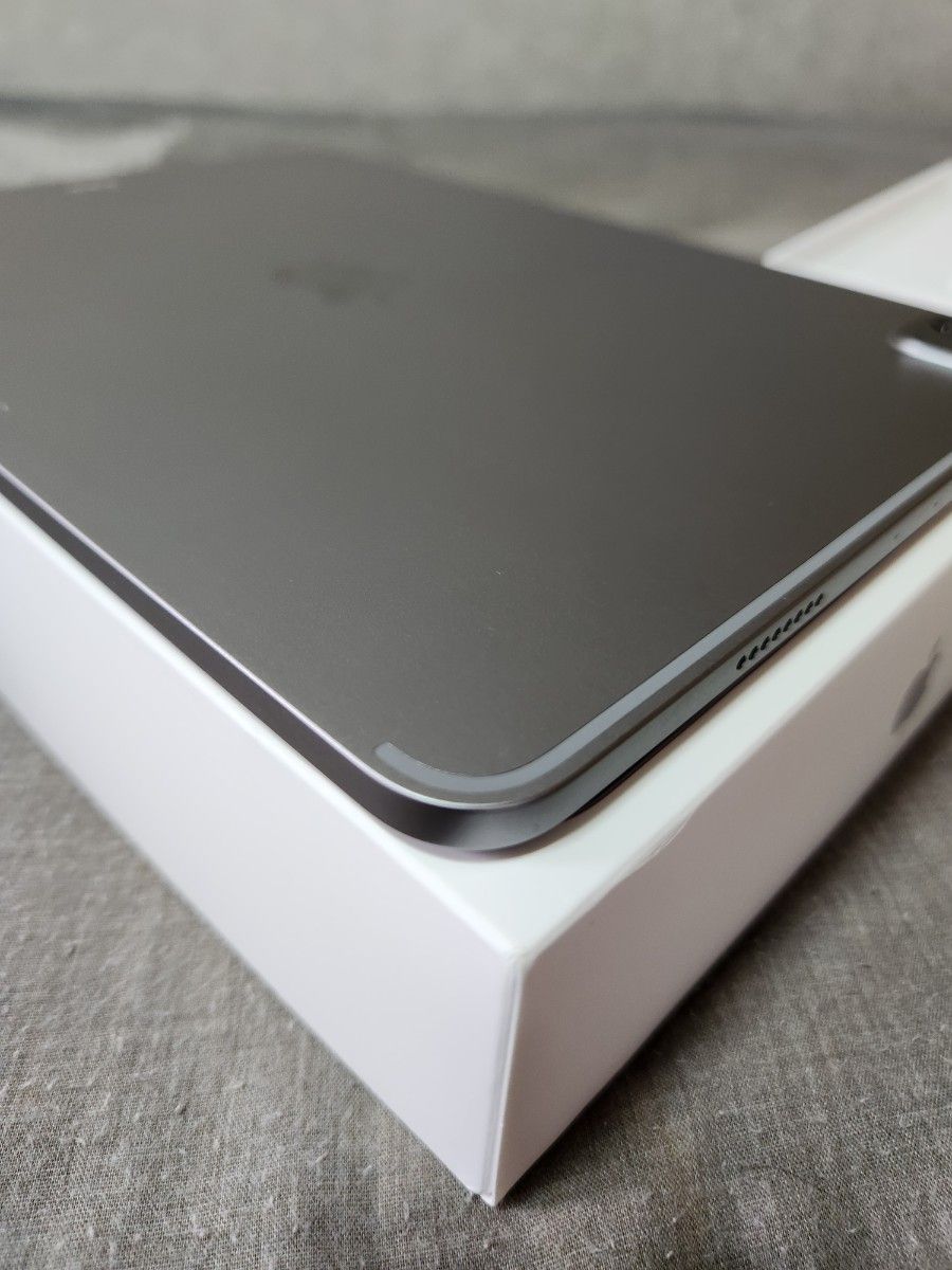 iPad Pro 11インチ　第四世代 Wi-Fiモデル　スペースグレー